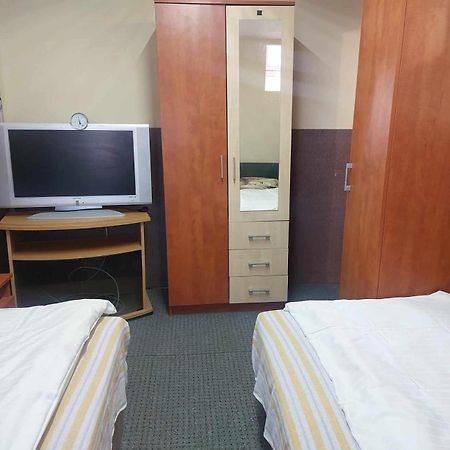 Rózsás Motel Mikepércs Exterior foto